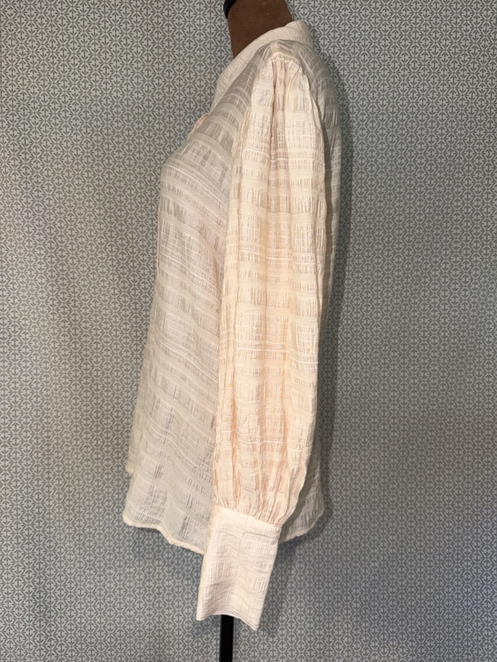Guess Top - Picture 3 of 6